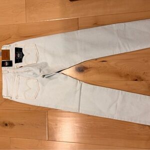 Levis Women’s Skinny 26x28 NWT